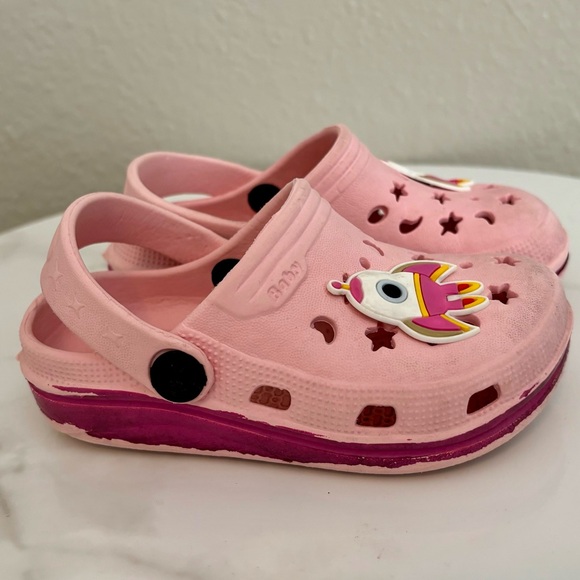 Toddler shoes (size-6) - Picture 8 of 10